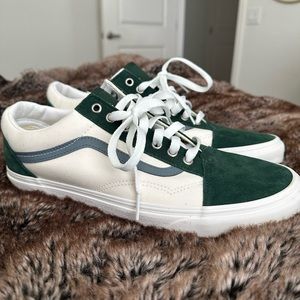 BRAND NEW! MENS VANS GREEN/OFF WHITE $69